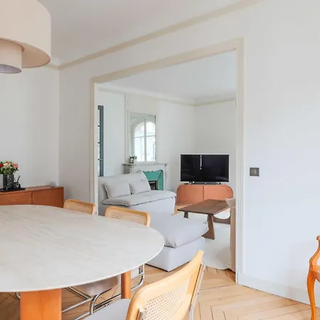 Elegance And Refinement Close To Sacre Coeur * Parigi