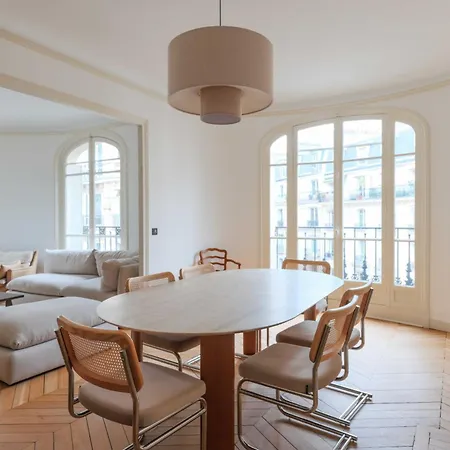 Elegance And Refinement Close To Sacre Coeur Appartamento