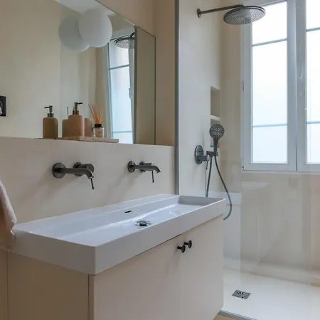 Elegance And Refinement Close To Sacre Coeur Appartamento *