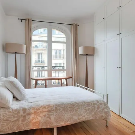Elegance And Refinement Close To Sacre Coeur * Parigi